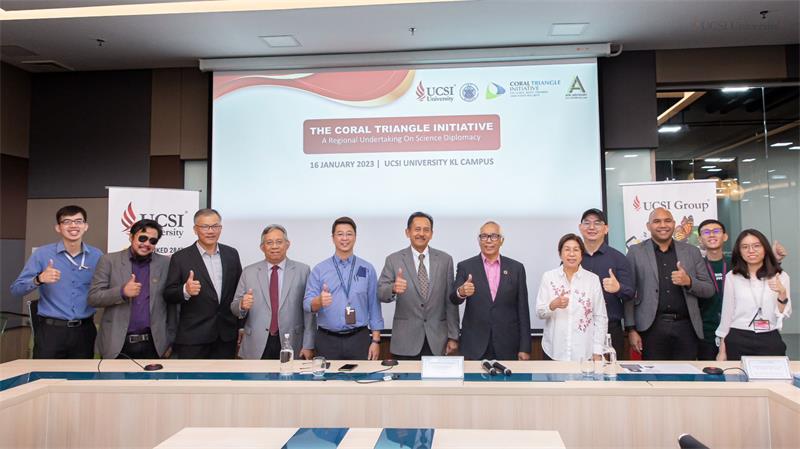 馬來(lái)西亞思特雅大學(xué)就讀